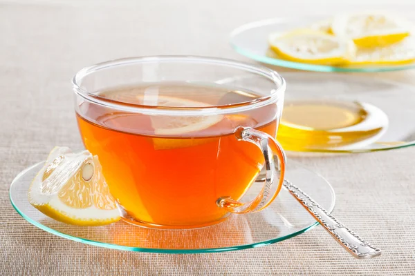 Tasse Tee, frische Zitrone und Honig — Stockfoto