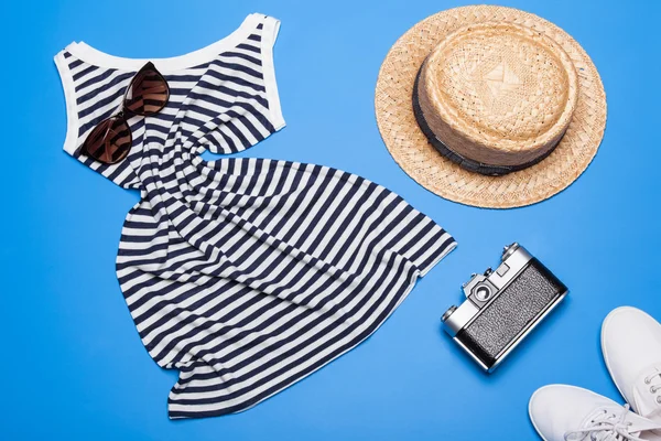 Yaz kadın giyim ve aksesuar koleksiyonu