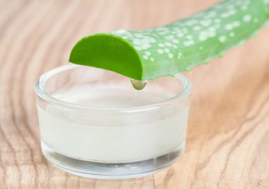 Taze dilimlenmiş aloe