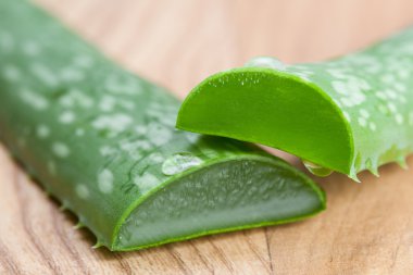 Taze dilimlenmiş aloe 