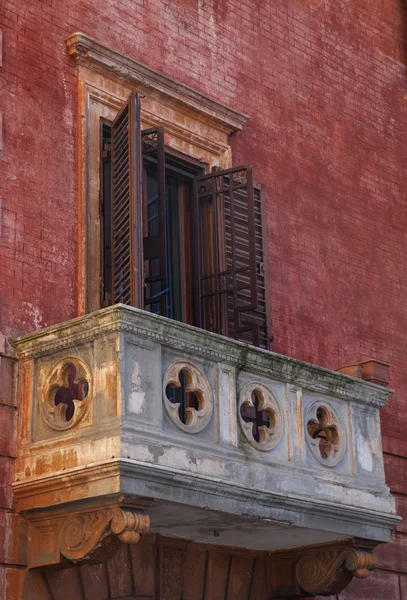 Fragmento de un antiguo edificio en Roma — Foto de Stock