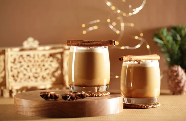 Vánoční čas: náladový zátiší s kávovým nápojem Stock Obrázky