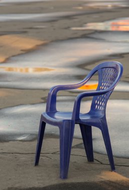 mavi plastik sandalye