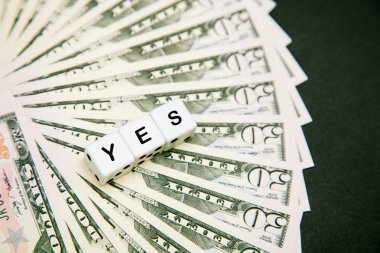 Amerikan dolar ve zar 