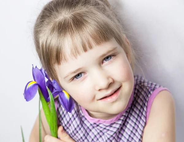 Rozkošná holčička s krásnou iris — Stock fotografie