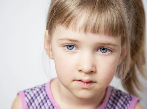 Portrait of a beautiful little girl — Stock Photo, Image