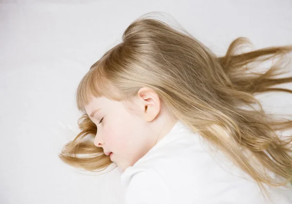 Pretty little girl sleeping — Stock Photo, Image