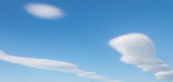 Beau ciel avec des nuages — Photo