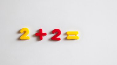 Oyuncak numaraları: iki artı iki kaç eder