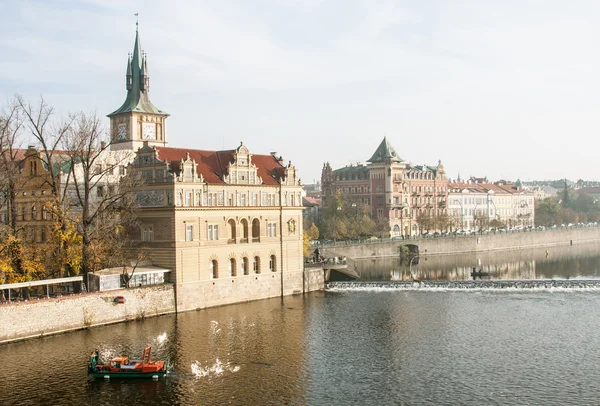 Vedere pe râu în Praga — Fotografie, imagine de stoc