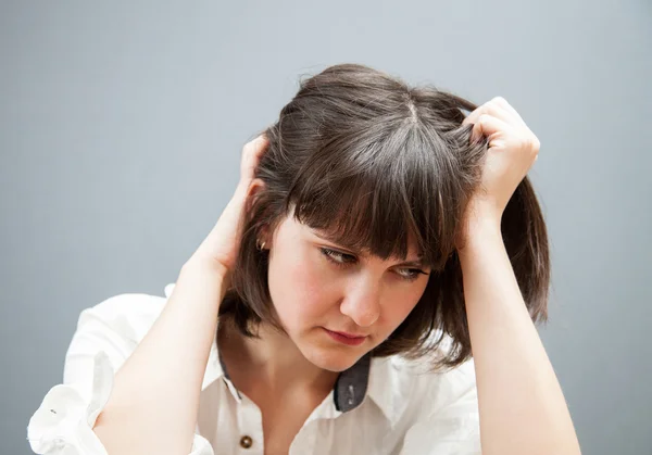 Triest jonge vrouw — Stockfoto