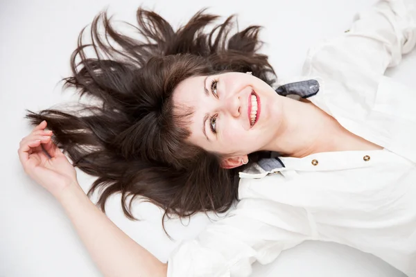 Retrato de uma menina bonita sorridente — Fotografia de Stock