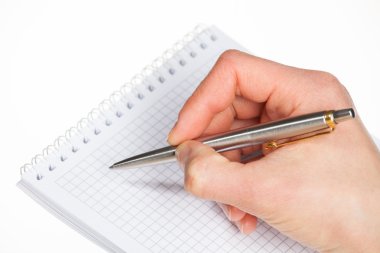 insan eli kağıt üzerinde notlar yapma 