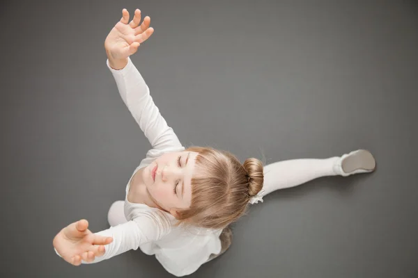 Pequena bailarina graciosa — Fotografia de Stock