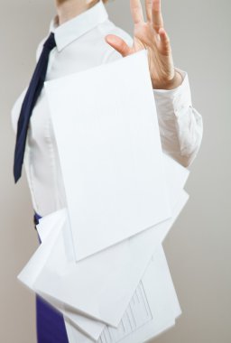 Aşağı atmasına işkadını carel dikkatsizce Makaleler