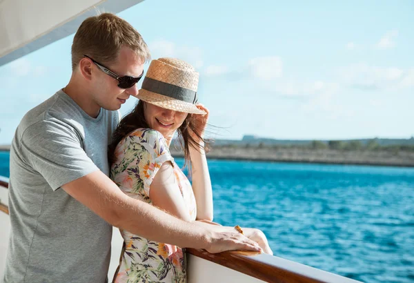 Couple standing on board — Stock Photo, Image