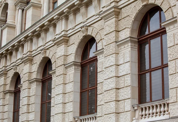 Fachada del antiguo edificio — Foto de Stock