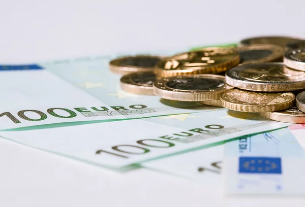 Euro-Banknoten und Münzen — Stockfoto