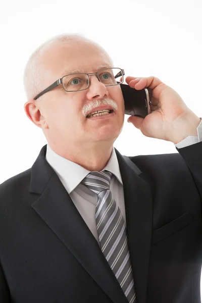 Sorrindo homem de negócios maduro falando no celular — Fotografia de Stock