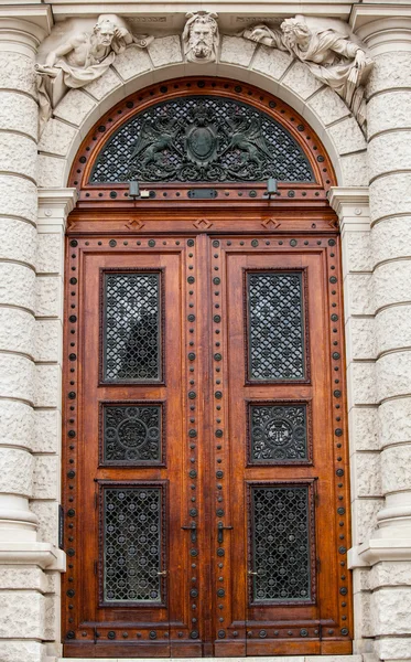 Ajtók a Művészettörténeti Múzeum — Stock Fotó