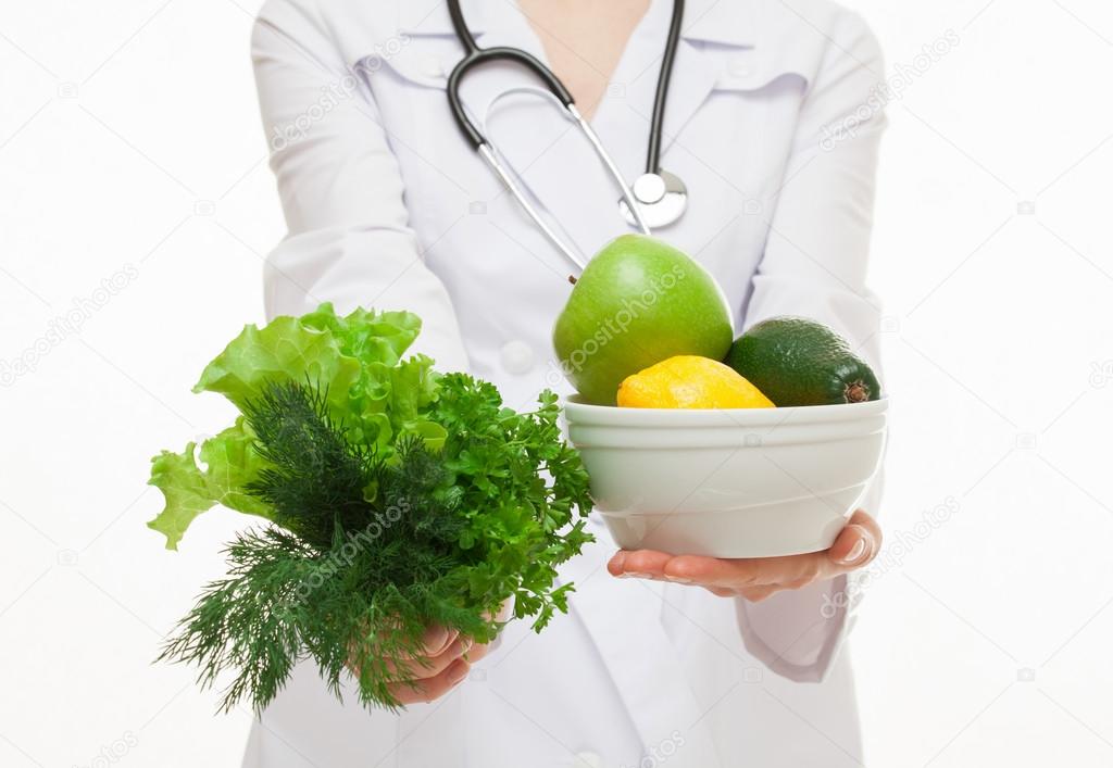 Dietarian proposing greens and fruits