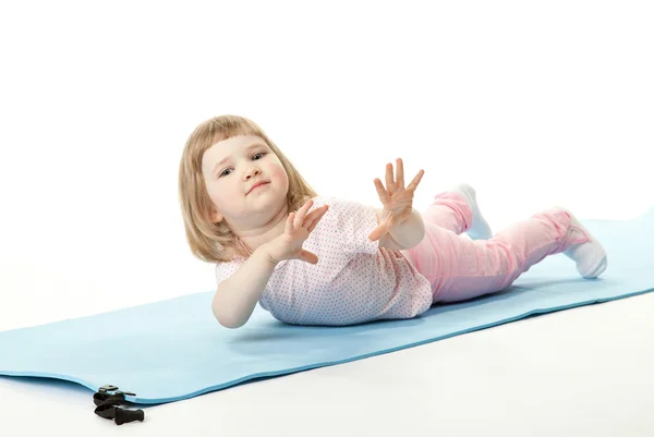 Mädchen macht Übungen — Stockfoto