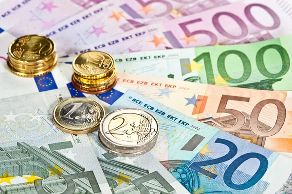 Euro-Banknoten und Münzen — Stockfoto