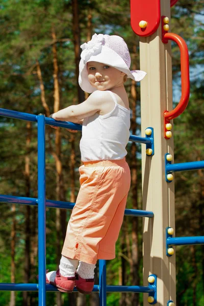 Child on top of a ladder — Stock Photo, Image