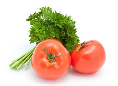 Çiğ domates ve maydanoz 