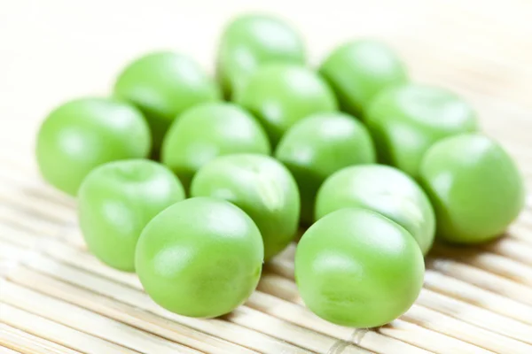 Bolinhas de ervilha verde — Fotografia de Stock