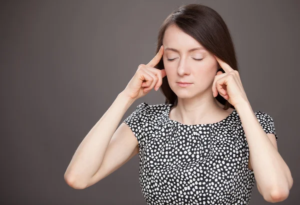 Woman remembering something — Stock Photo, Image