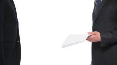 İşadamı ortağına belge veriyor