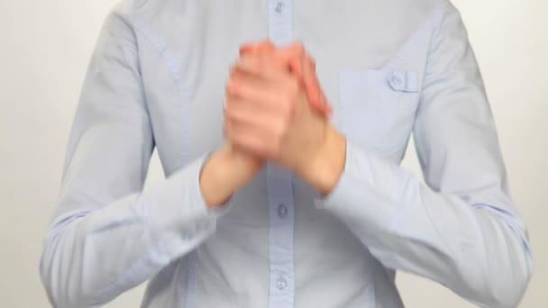 Mulher mostrando gesto de unidade — Vídeo de Stock