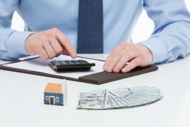 Arka plan üzerinde sayma işadamı