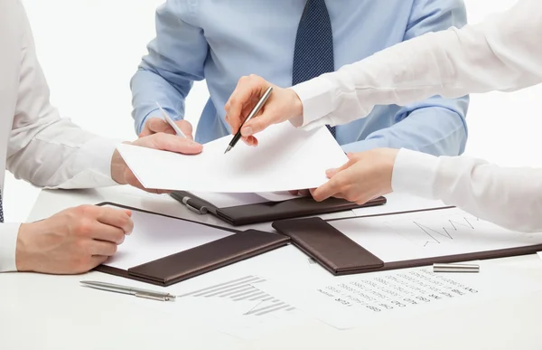 Ondertekening van een contract manager — Stockfoto