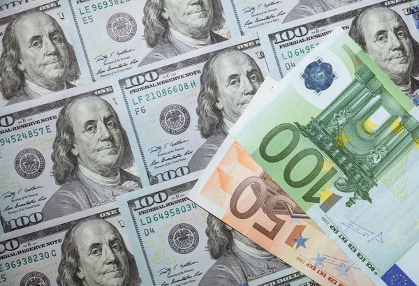 De nombreux billets en euros et en dollars — Photo