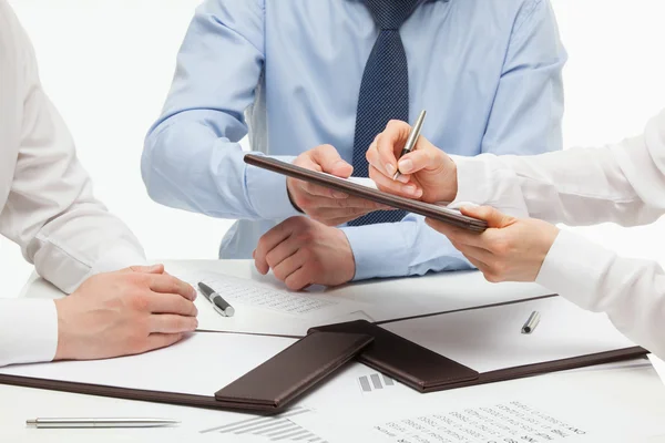 Manager signing a contract — Stock Photo, Image