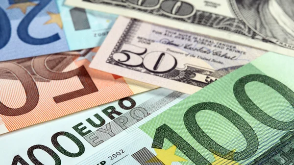 Para: euro ve dolar banknotlar — Stok fotoğraf