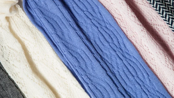 Выбор теплых красивых одеял — стоковое фото