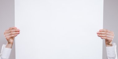 Boş bir afişini holding iş kadını