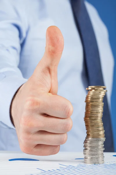 Zakenman die werken aan de tafel — Stockfoto