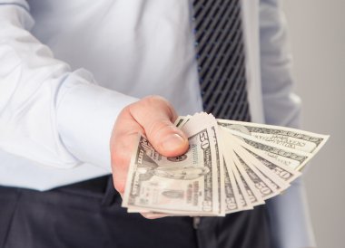 banknot olanak veren işadamı