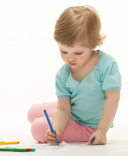 Kind tekenen van een afbeelding — Stockfoto