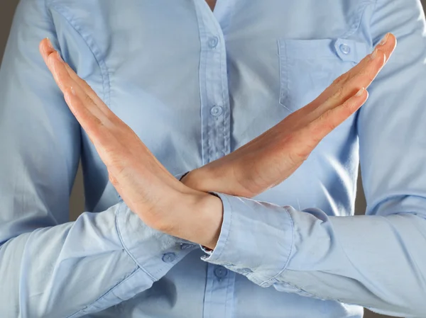 Hände gestikulierend weisen Zeichen zurück — Stockfoto