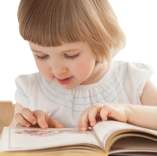어린 소녀의 독서 책 — 스톡 사진