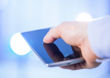 cep telefonu kullanarak iş adamı