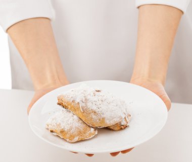 plaka ile strudels elleriyle