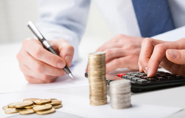 Hands counting coins — Stock Photo, Image