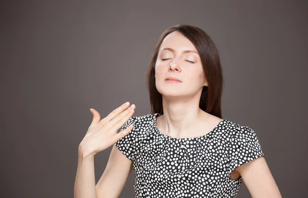 Woman wave her palm — Stock Photo, Image