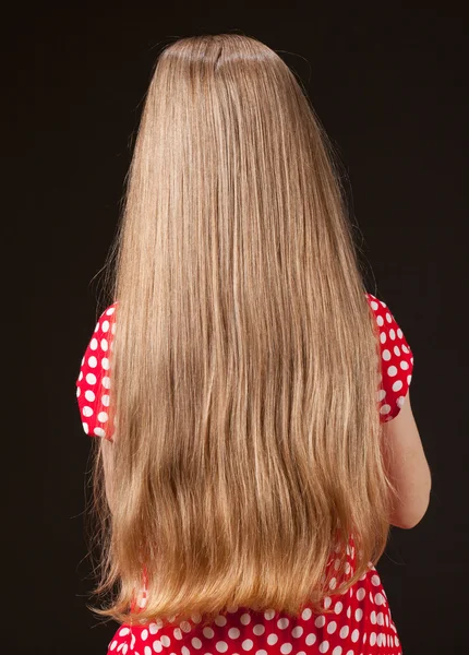 Niña con hermoso pelo largo —  Fotos de Stock